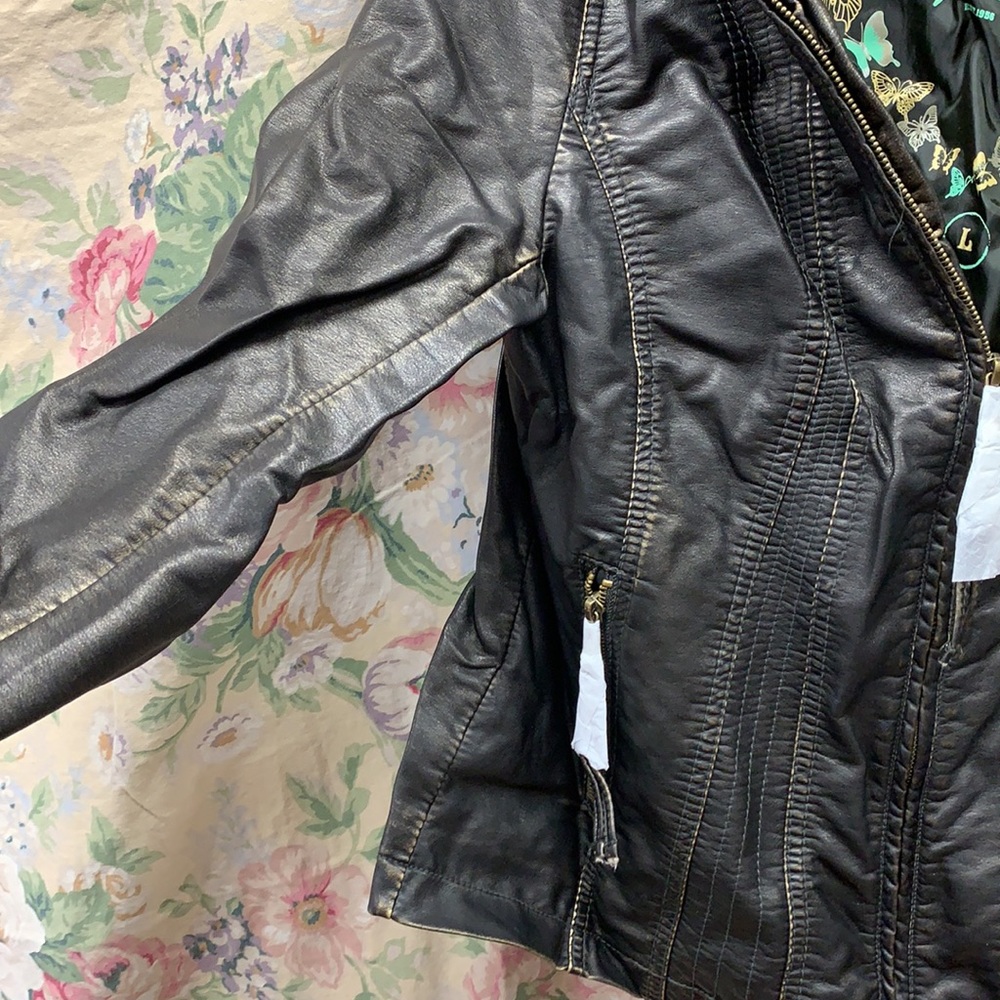 Big Chill Vintage Faux Leather Motercycle Jacket - Picture 4 of 8